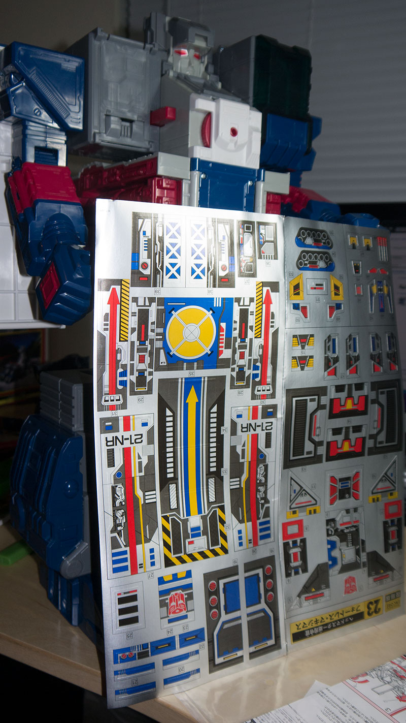 Illustration for article titled The Largest Transformer Ever Made, Until Metroplex Ruins Everthing